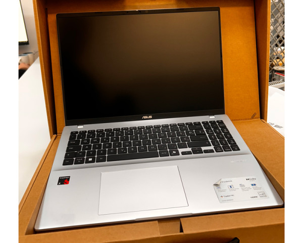 ASUS Vivobook 16  X1607QA-MB006W (16 inča WUXGA, Snapdragon X X1 26 100 Processor, 16GB, SSD 512GB, Win11 Home) laptop outlet 