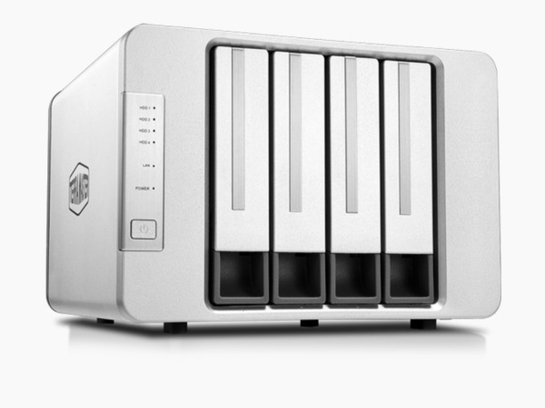 NAS TERRAMASTER F4-210/4-Bay/Realtek 1296 Quad-core 1.4GHz/2GB/LAN x 1